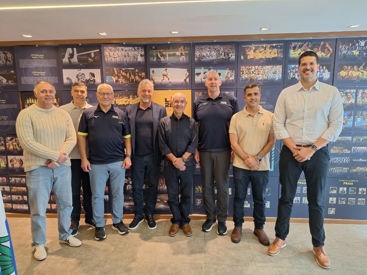 CBV recebe comitiva da FIVB para visita institucional e estreitamento de relações