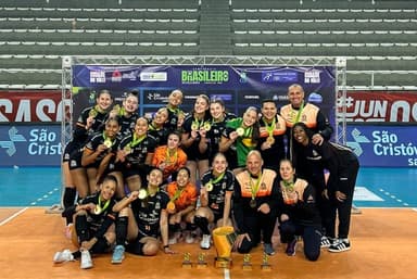 Osasco São Cristóvão Saúde é campeão do CBI sub-21 feminino