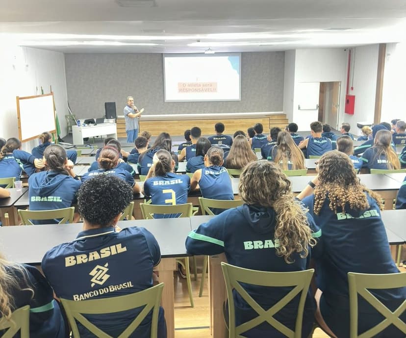 Seleções de base do Brasil participam de palestra antidopagem em parceria com o COB