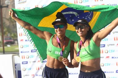 Verena e Thainara são campeãs da 3ª etapa do Circuito Sul-Americano de vôlei de praia, em Lima