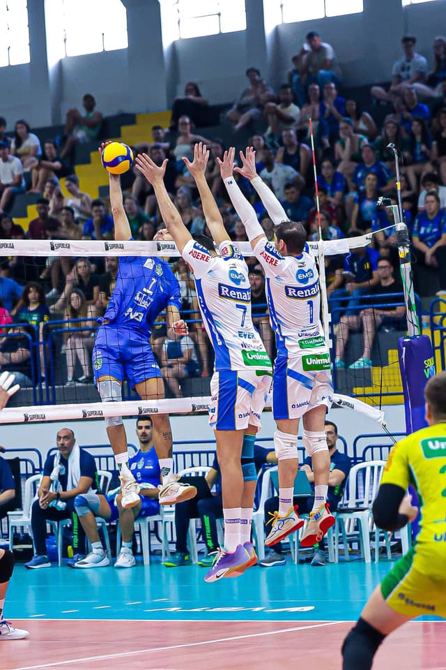 Vôlei Renata mostra poder de reação e vence 3ª seguida na Superliga