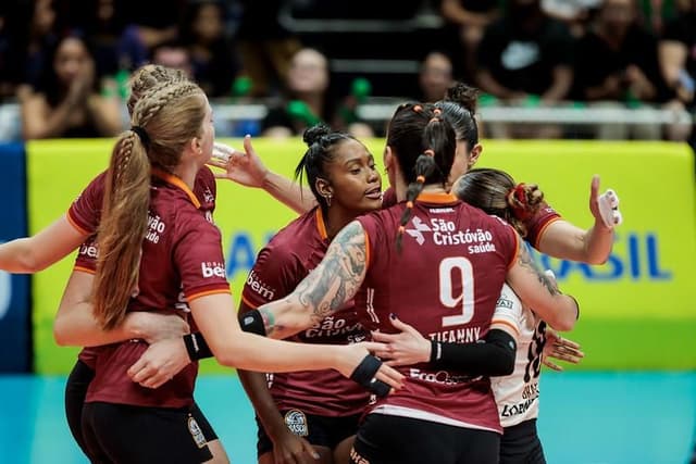 Osasco São Cristóvão Saúde trava mais uma batalha de cinco sets com o Gerdau Minas