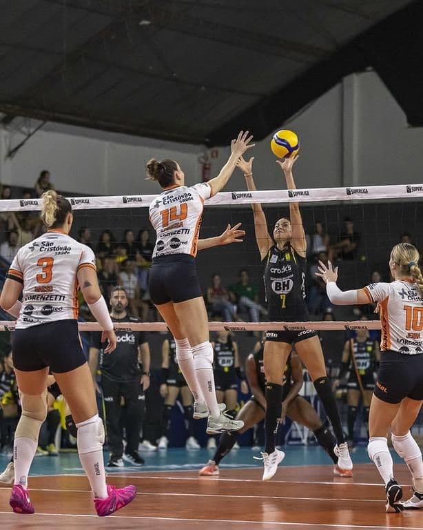 Osasco São Cristóvão Saúde é superado pelo Praia Clube, em Uberlândia