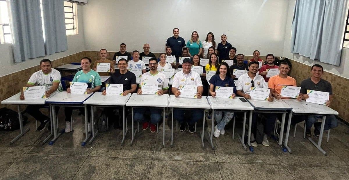 FOTO OFICIAL - Copia.jpeg