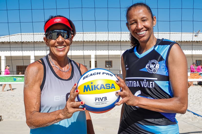 Duelo de campeãs olímpicas agita a tarde do Vôlei Master