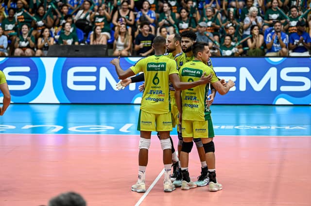 Vôlei Renata vence Superjogo e engata 5ª vitória seguida