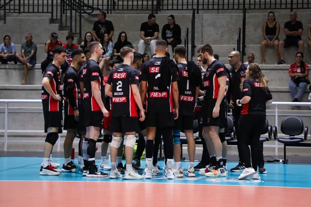 Em busca de vaga para Copa Brasil, Sesi Bauru encerra primeiro turno contra Viapol Vôlei São José