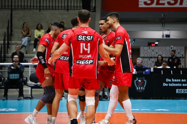 Sesi Bauru recebe Vôlei Guarulhos BateuBet em mais um confronto direto