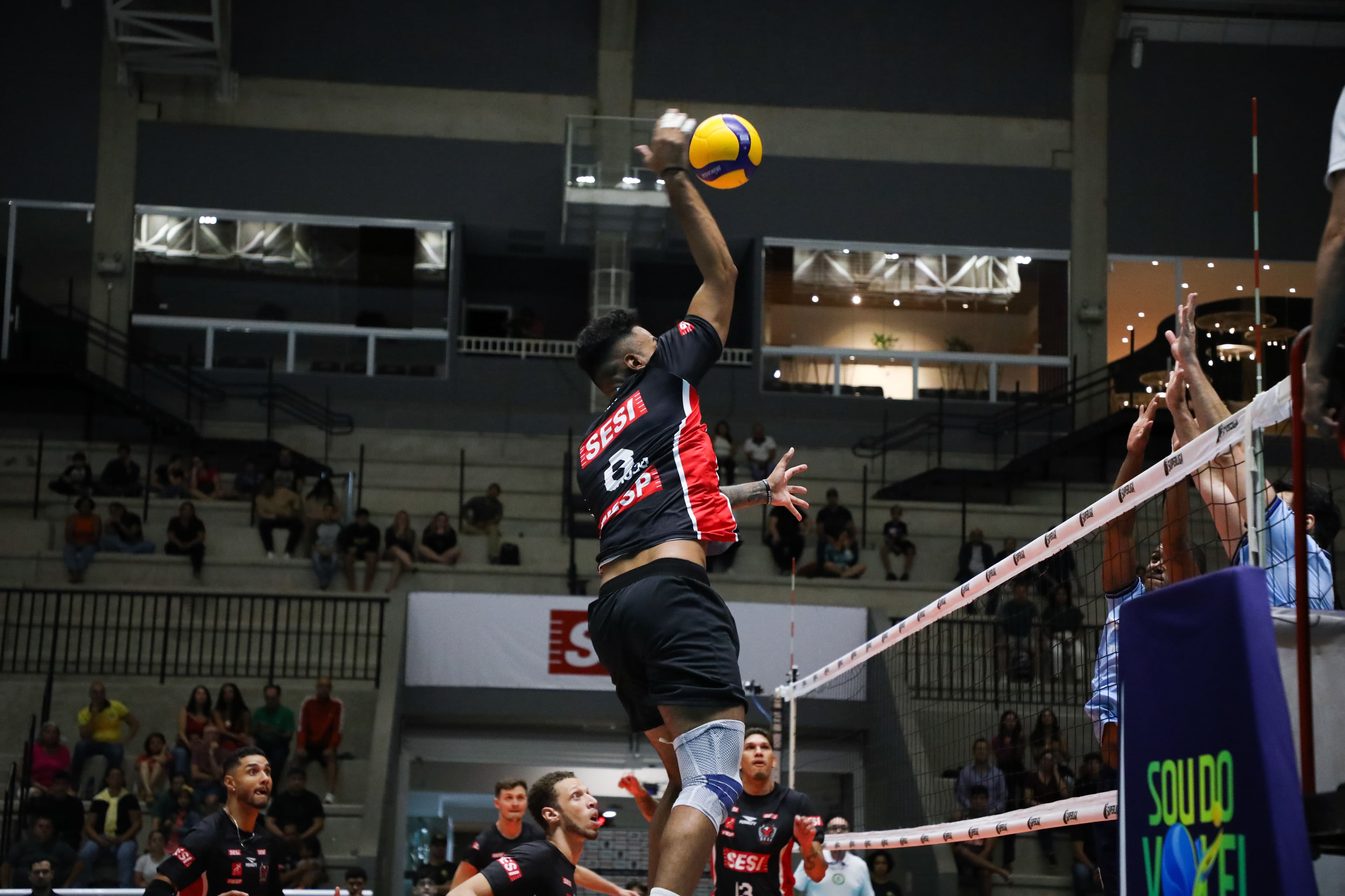 Sesi Bauru enfrenta Vôlei Renata em casa (Foto - Felipe Wiira - Sesi-SP) (2).jpg