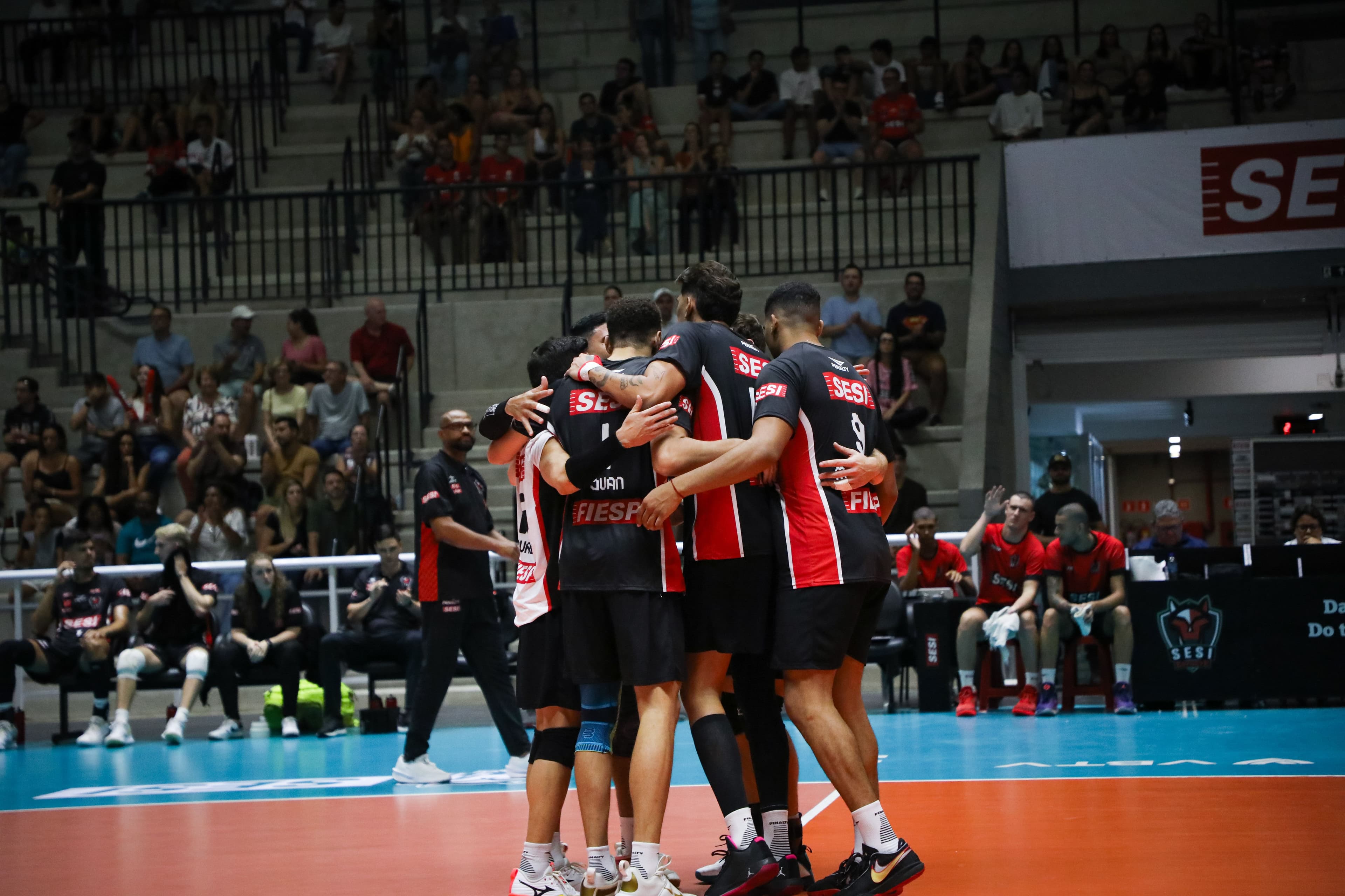 Sesi Bauru leva partida para tie-break mas cai para Vôlei Renata (Foto - Felipe Wiira - Sesi-SP) (1)-2.jpg