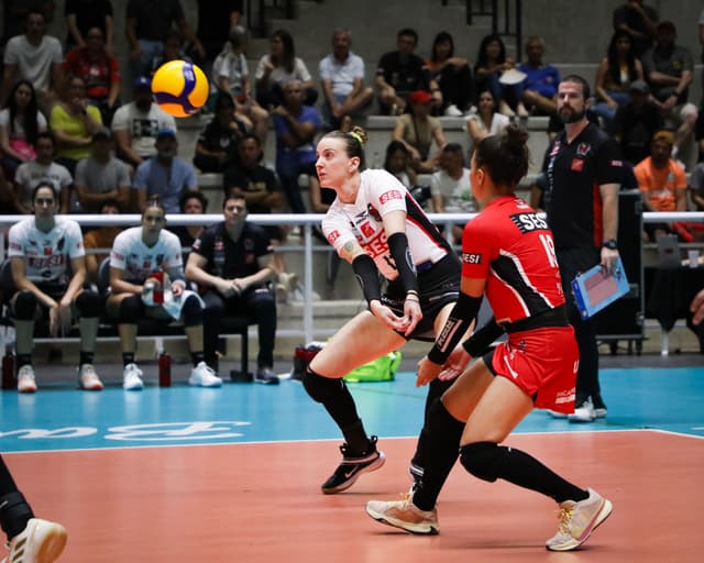 Sesi Vôlei Bauru enfrenta Gerdau Minas pela penúltima rodada do primeiro turno