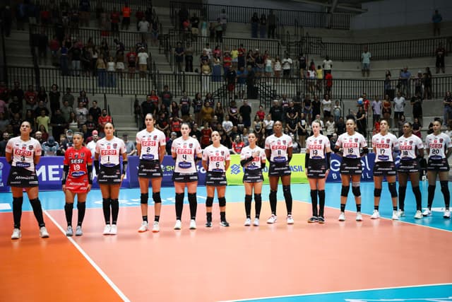 Sesi Vôlei Bauru encerra 2025 em clássico com Osasco São Cristóvão Saúde