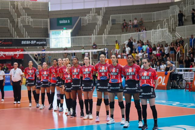 Sesi Vôlei Bauru encerra primeira fase da Superliga contra o Unilife Maringá
