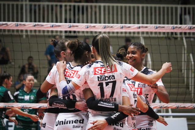 Sesi Vôlei Bauru enfrenta Brasília Vôlei buscando voltar a vencer na Superliga