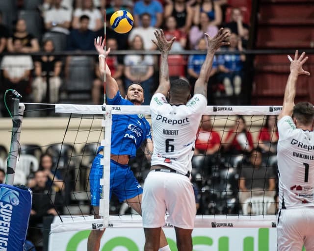 Joinville Vôlei luta, mas é superado pelo Suzano Vôlei na estreia em casa pela Superliga