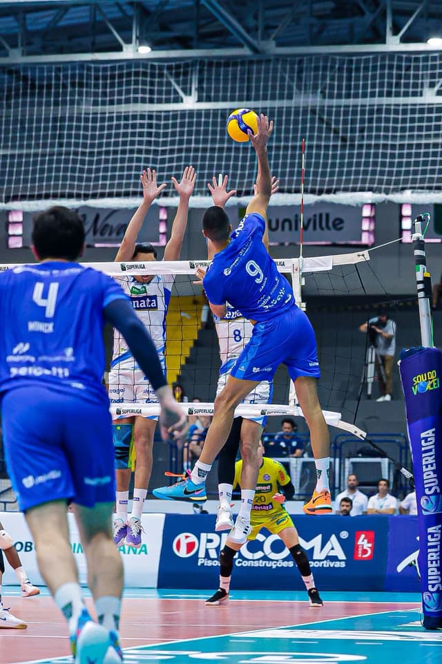 Joinville faz jogo equilibrado, mas é superado pelo Vôlei Renata na Superliga