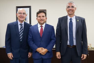 Presidente da CBV, Radamés Lattari, encontra Ministro do Esporte, Paulo Henrique Cordeiro, em Brasília antes da Liga das Nações