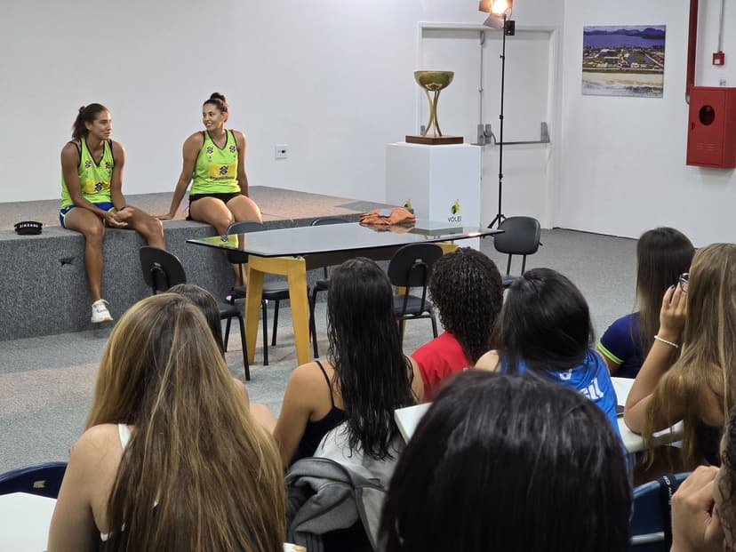 Em projeto da CBV, campeãs olímpicas Duda e Ana Patrícia orientam jovens talentos do vôlei de praia brasileiro