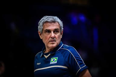 José Roberto Guimarães define as 14 jogadoras para o confronto da seleção feminina contra a Polônia pela Liga das Nações