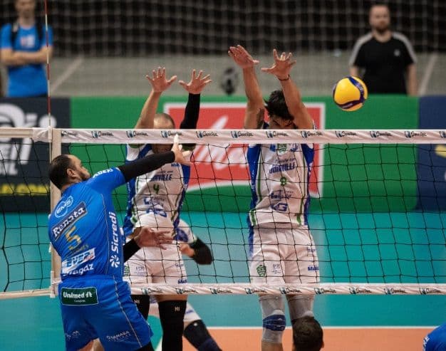 Joinville Vôlei é superado pelo Vôlei Renata em duelo equilibrado na Arena Jaraguá