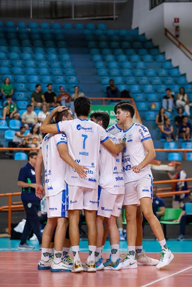 Joinville Vôlei luta até o fim, mas é superado pelo Saneago Goiás fora de casa